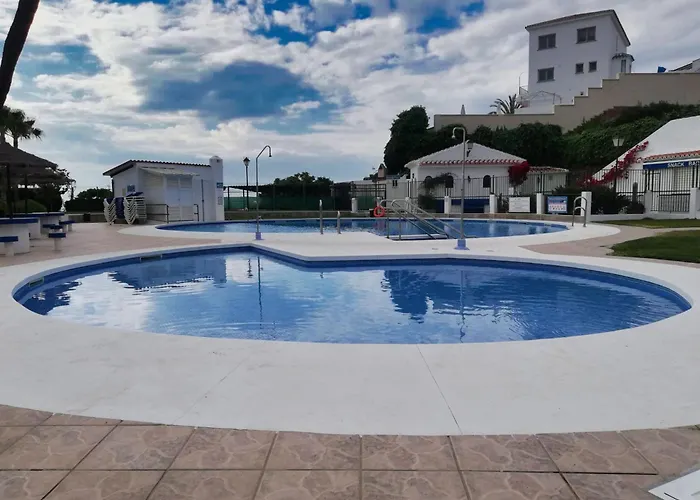 A2407 Charming Townhouse With Sea Views And Pool Nerja
