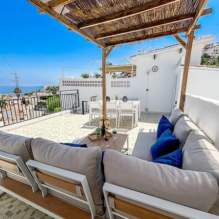 A2407 Charming Townhouse With Sea Views And Pool *