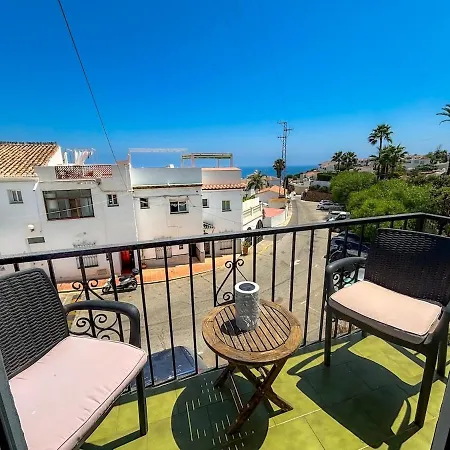 A2407 Charming Townhouse With Sea Views And Pool Nerja