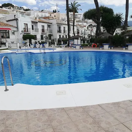 A2407 Charming Townhouse With Sea Views And Pool Nerja