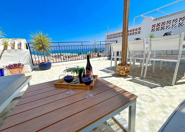 A2407 Charming Townhouse With Sea Views And Pool Hébergement de vacances Nerja