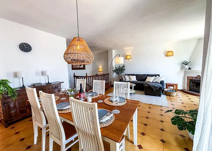 Hébergement de vacances A2407 Charming Townhouse With Sea Views And Pool Nerja