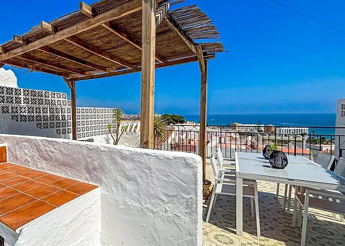 A2407 Charming Townhouse With Sea Views And Pool *